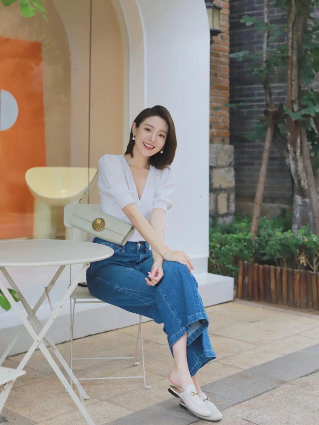 牛仔裤除了搭小白鞋还能搭什么鞋 (白色牛仔裤搭什么鞋子)