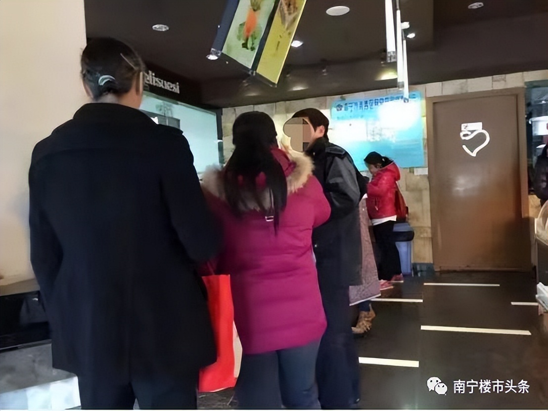 工作室倒闭人去楼空,餐饮店倒闭人去楼空