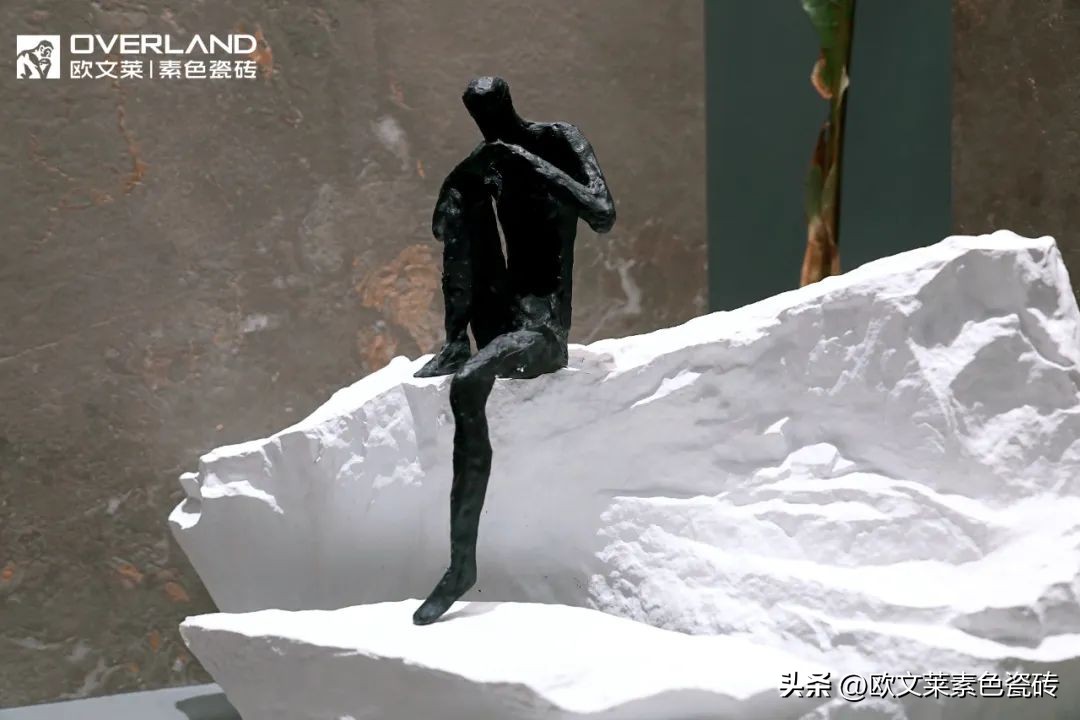 欧文莱加盟商高质量发展峰会成都启幕，门店新基建全面启动