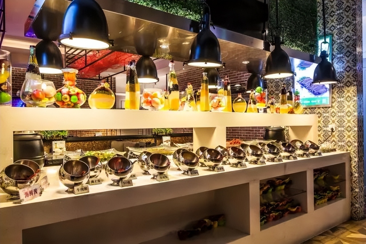 中国餐饮百强榜上的通籍少帅-香港品尚集团董事长胡忠