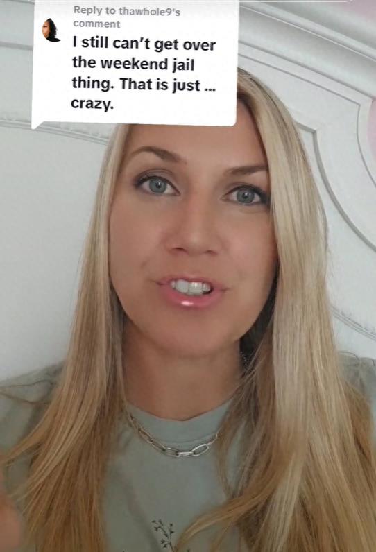 惊!13岁少女意外发现家庭录像带,竟然揭露父亲肮脏的秘密!