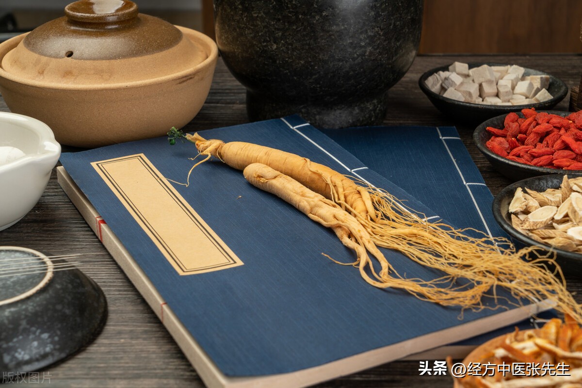 月经一月不回怎么回事,月经一直不干净有什么土方止血