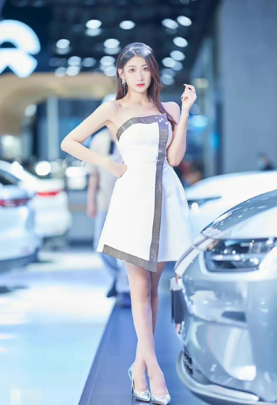 最有亲和力的车模,有亲和力车模