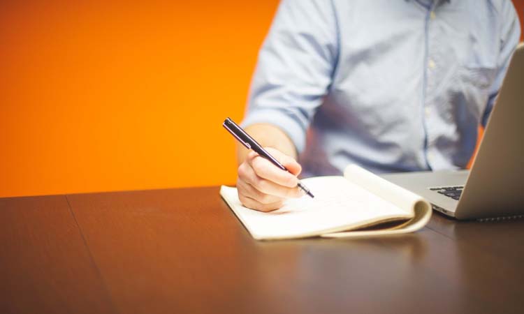 如何让不听话的下属听话,遇到不听话的领导怎么办