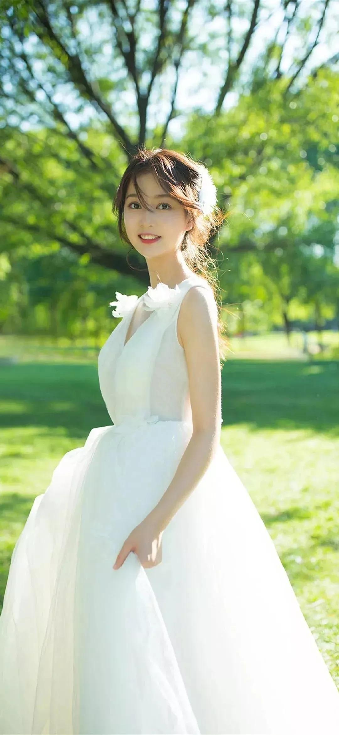 夜店上班的女生值得追吗,怎么追夜店上班的女孩