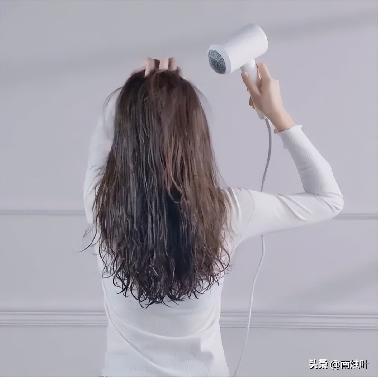 想要头发保持一个发型有什么方法,发质细软枯黄怎么保养