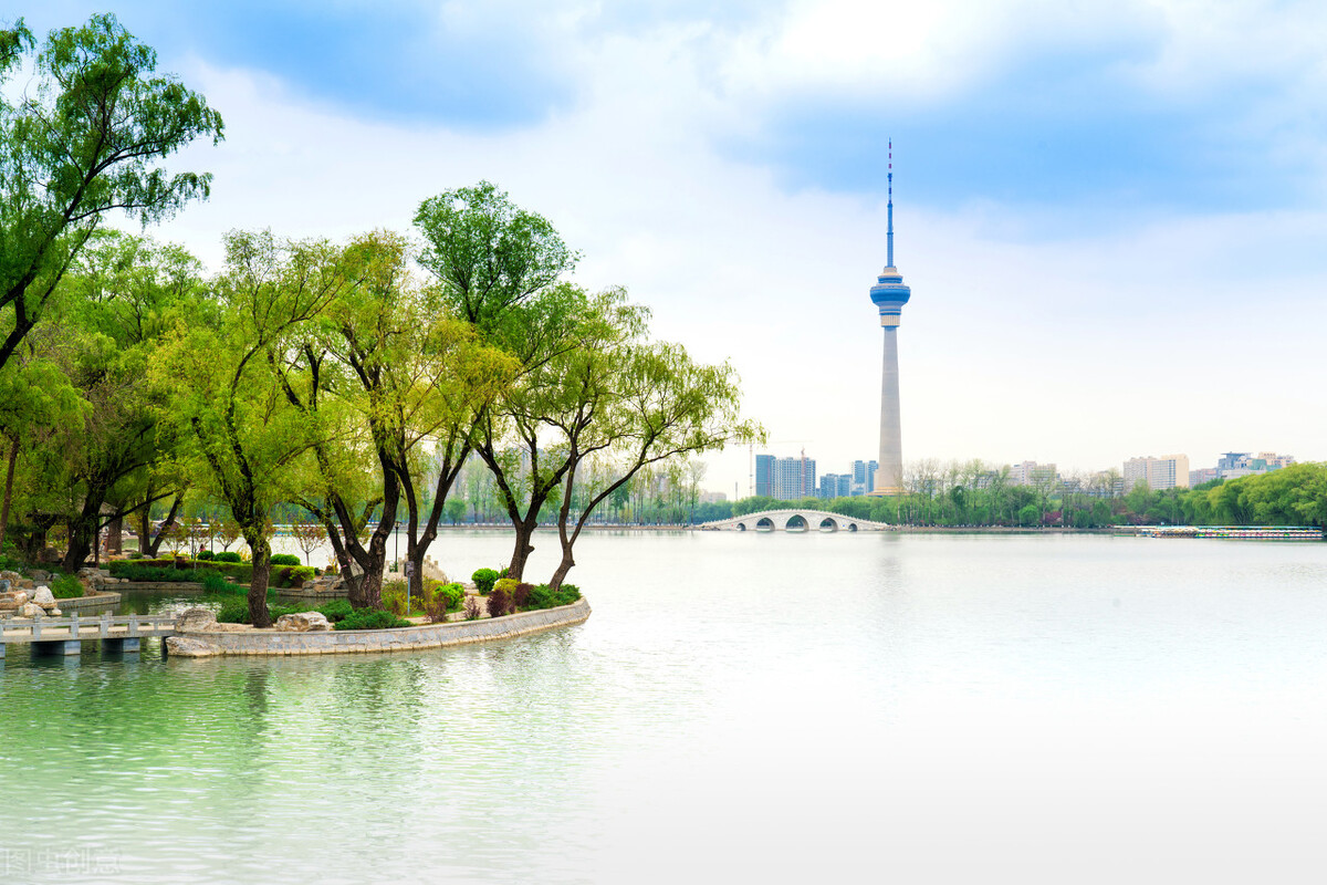 玉渊潭诗句,我与玉潭作文