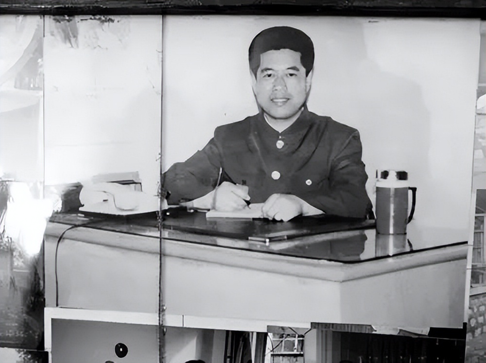 从乡镇*党**委副书记到副国级，他靠什么实现人生逆袭？