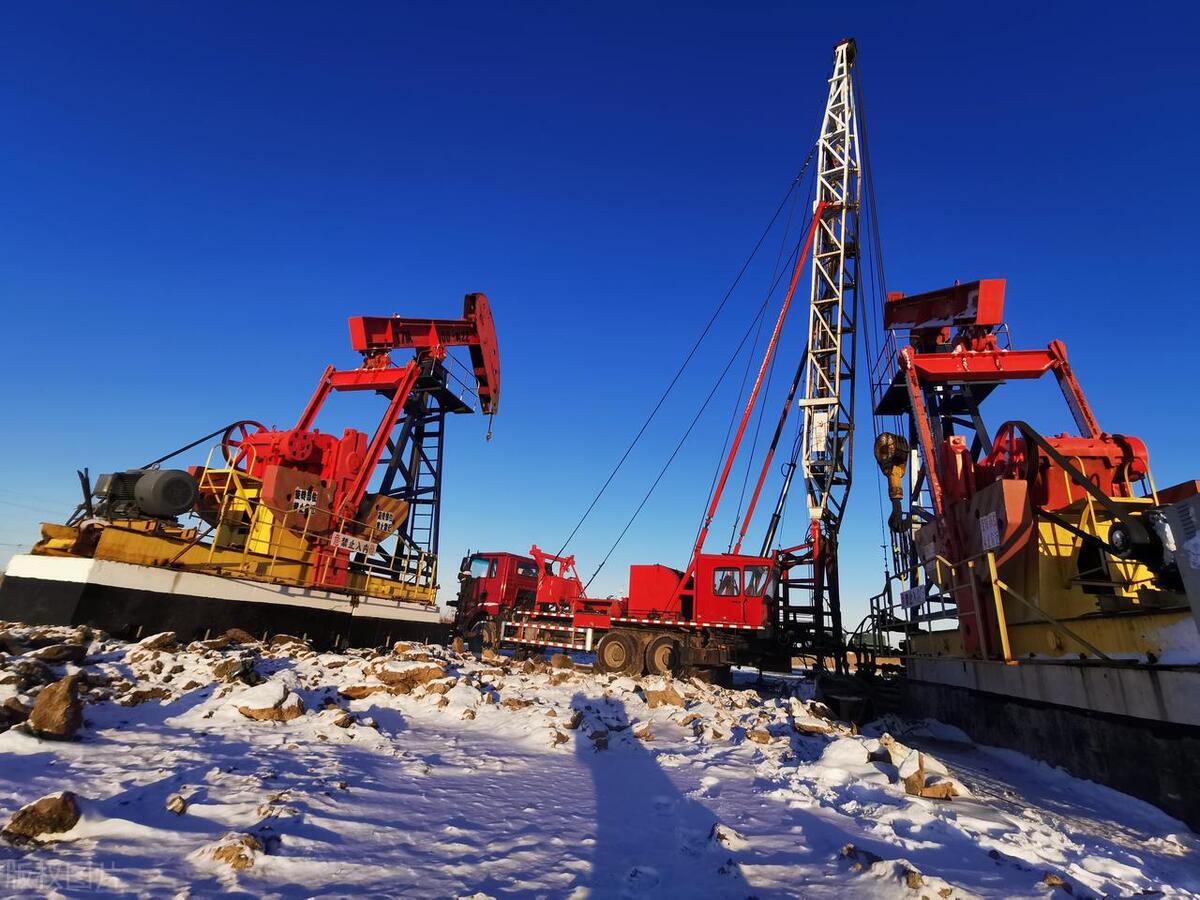 原油大跌沙特与俄罗斯,沙特和俄罗斯接近达成减产协议