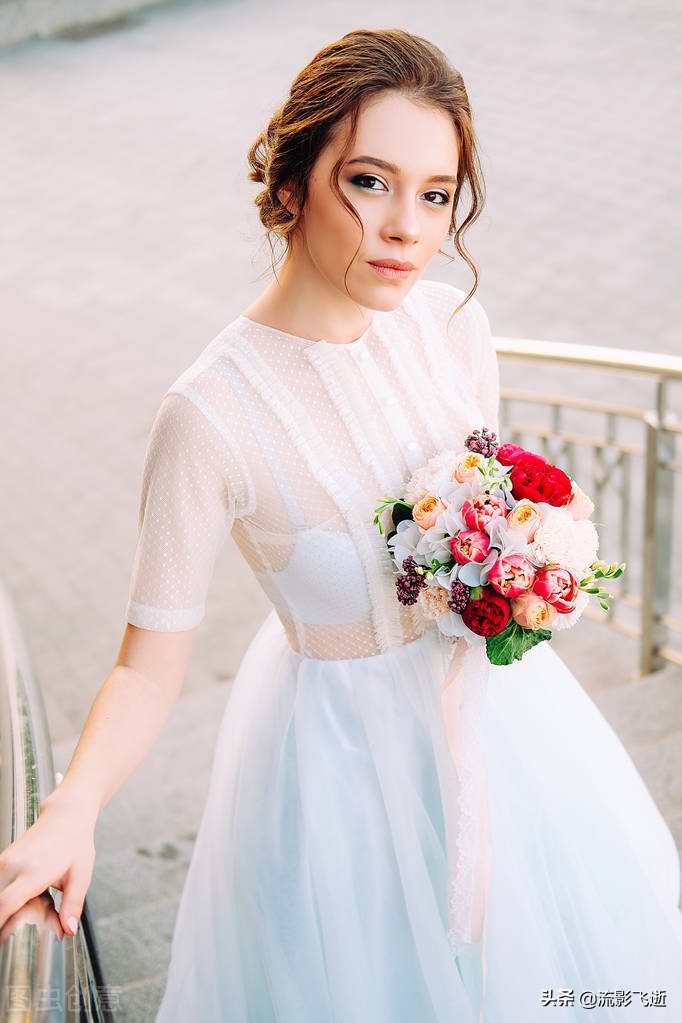 我40岁，媳妇25岁，岳母50岁，我们三人生活在小县城，幸福美满