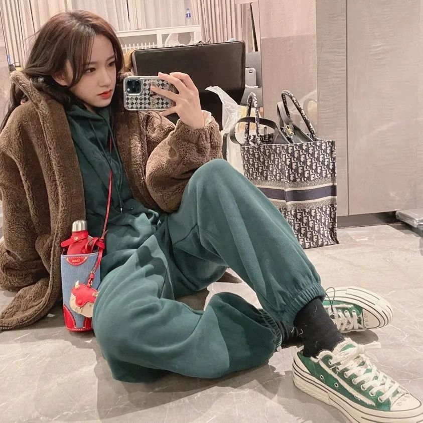 今年萝卜裤冬天最火最时髦的裤子,今年最时髦的裤子休闲裤