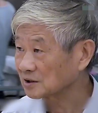 老伴老年痴呆的感人故事,老人脑梗感人故事