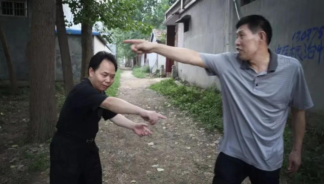 农民被警察抓走了后续,陕西一村民被查处