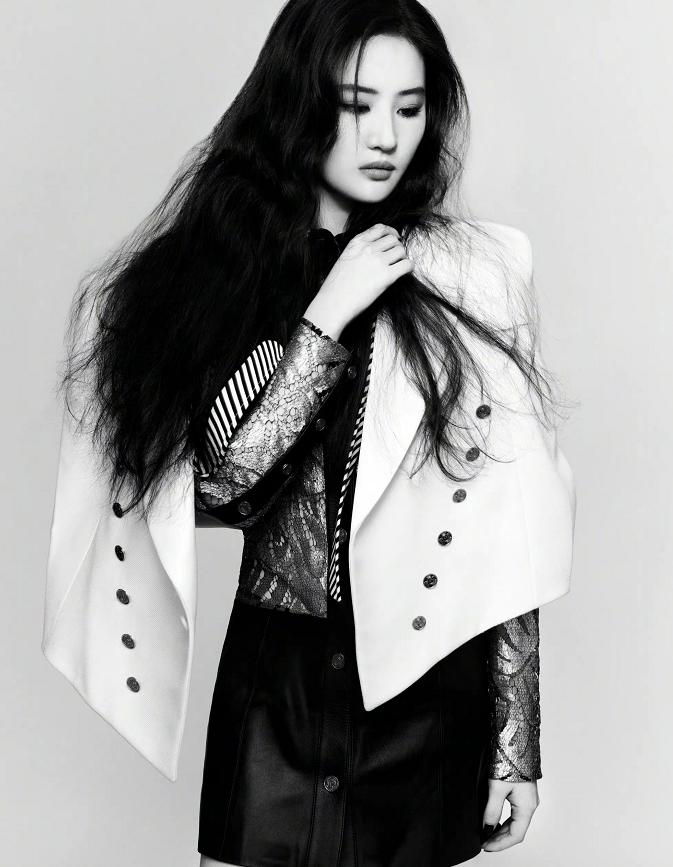 刘亦菲lv最新造型,刘亦菲vogue穿搭