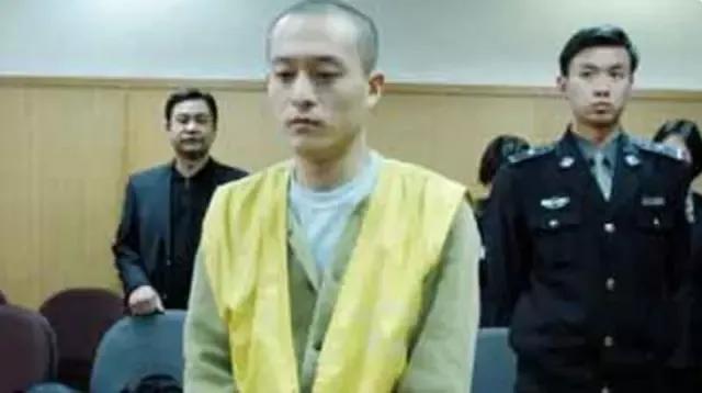 *兽禽**父亲霸奸8岁女儿长达8年，到16岁怀孕，逼死亲爹逼疯亲妈