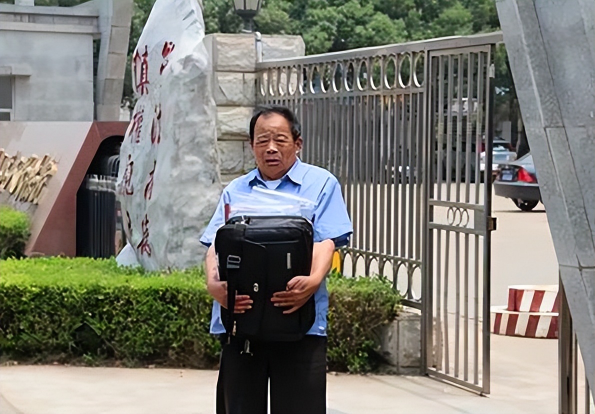 2011年，医学博士11天捐精5次猝死，父亲索赔400万,后来怎样了？