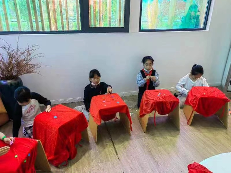 参与沉浸式互动亲子剧《快乐王子》