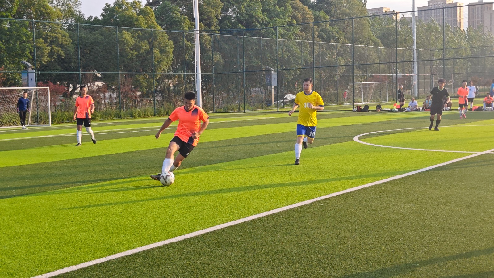 足球邀请赛激情开赛,激情开赛