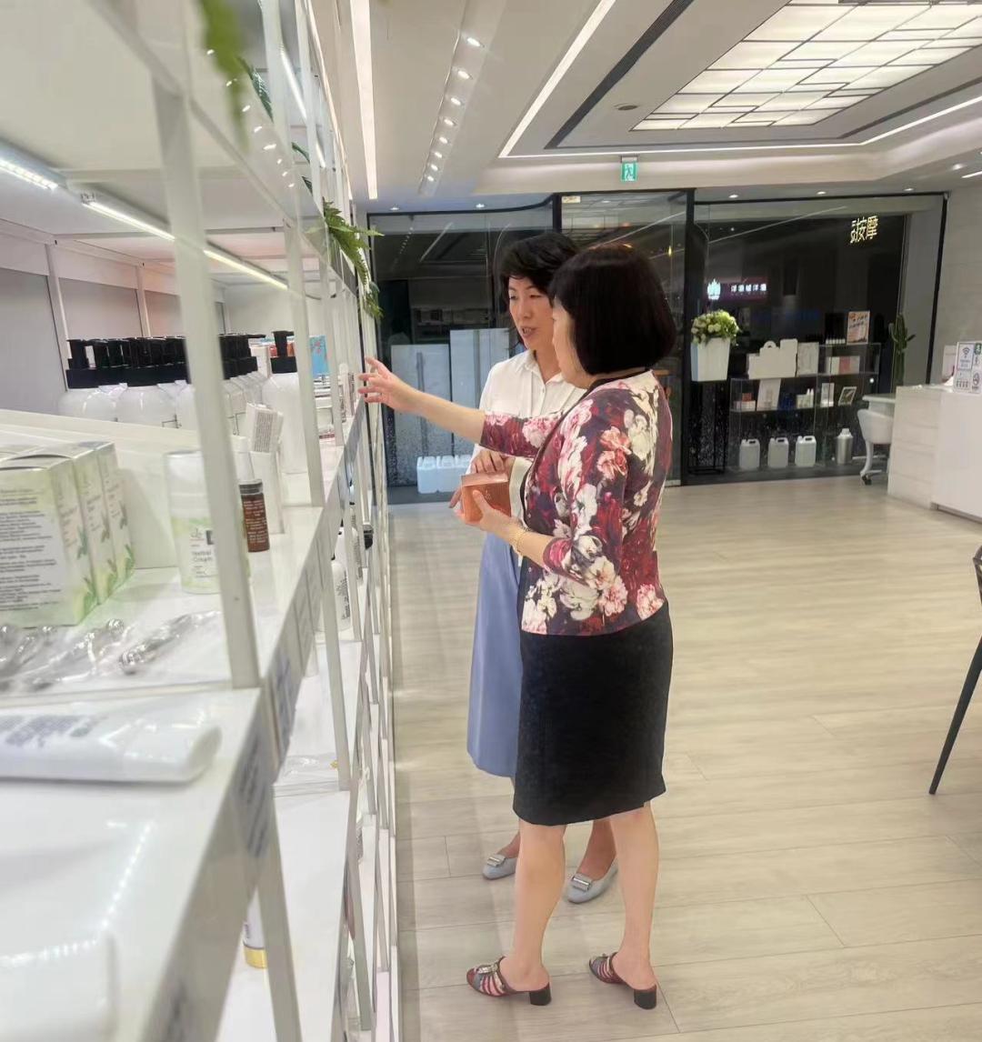 台湾校友会|桃园第一化妆品公司交流活动