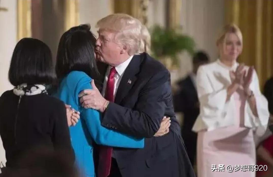 特朗普亲吻女人,特朗普吻梅拉尼娅