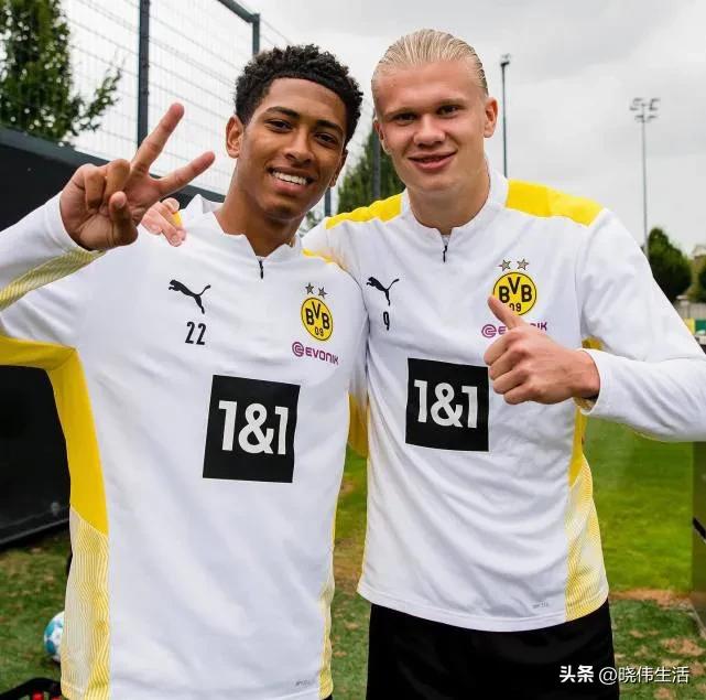 小白看国足,贝林厄姆小球迷回头