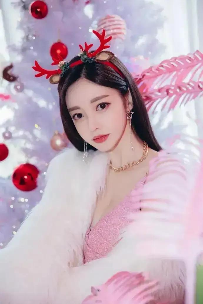 孙允珠高领修身毛衣美图,孙允珠高清美图