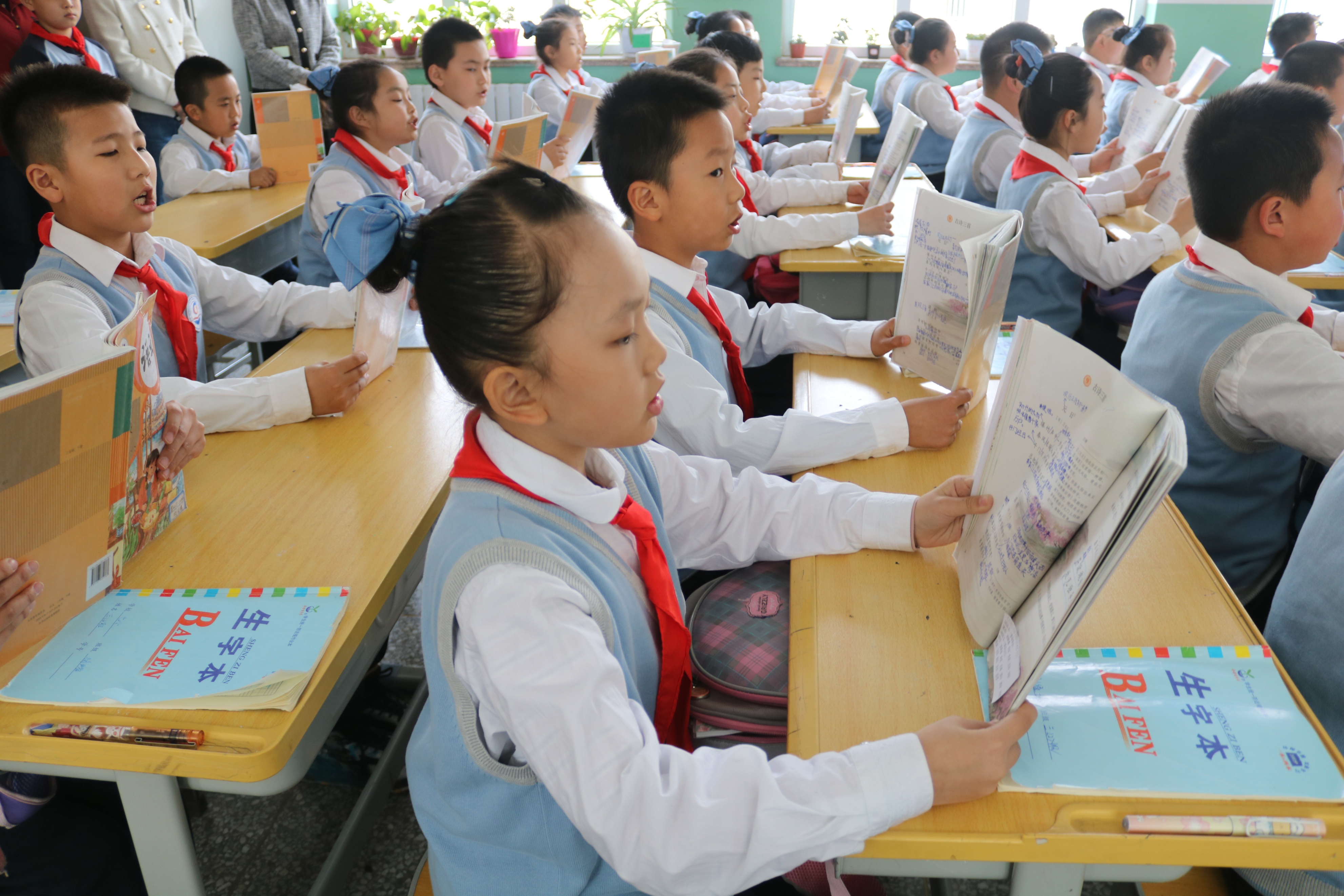 小学音乐课中如何渗透美育,语文教学中美育渗透的案例研究