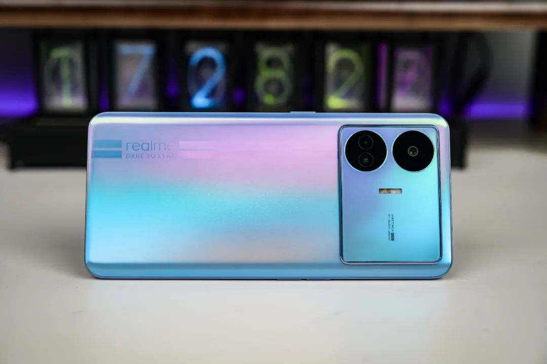 从百花齐放到统一，为啥基本手机都采用玻璃后盖？