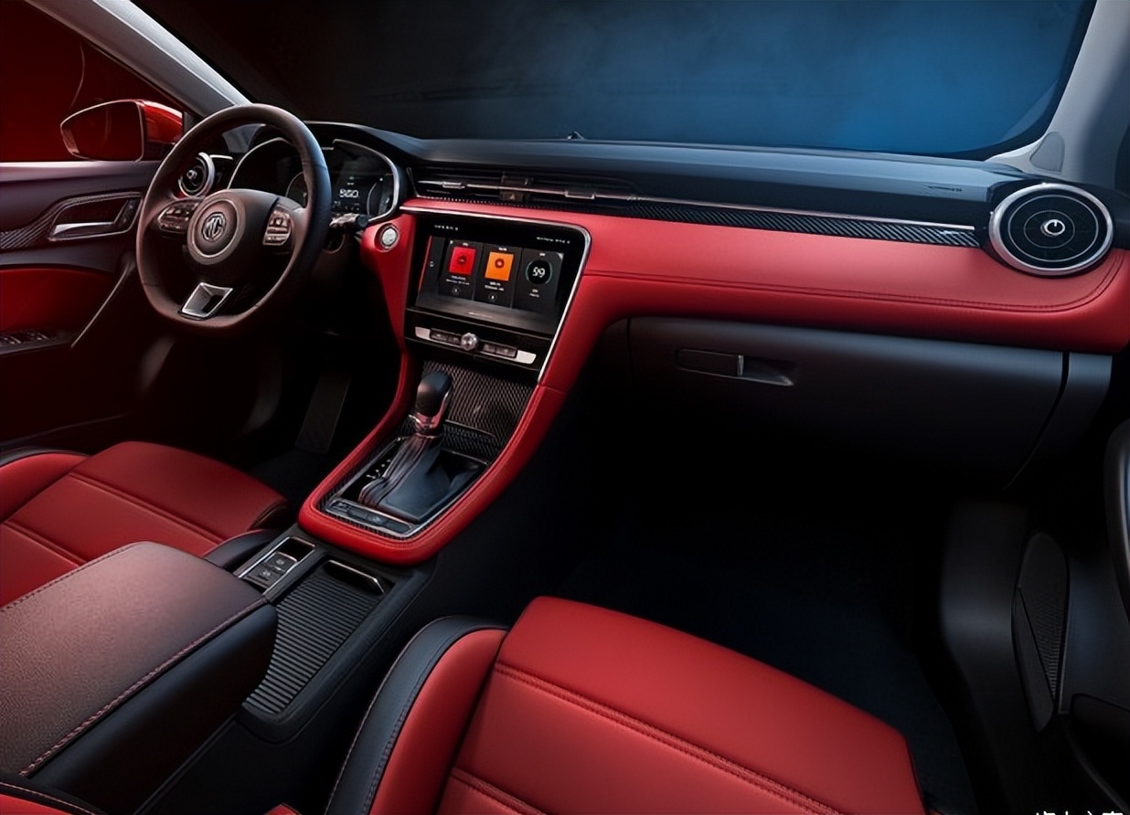 年轻人的第一款车来看看它准没错,年轻人的第一台车哪一款最有逼格