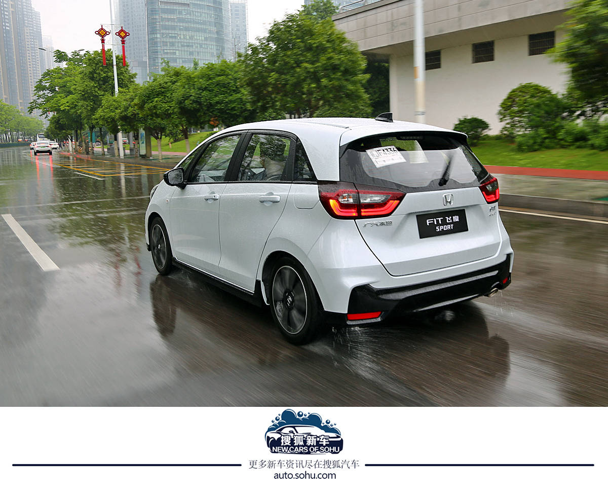 燃油车小车车,高性能燃油车的倔强试驾体验