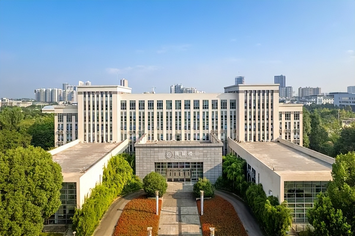 西南大学是985和211吗,西南交大是什么水平的211大学