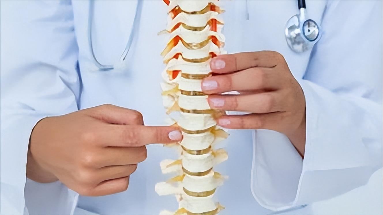 老人骨密度低的危害,老年人骨质疏松是正常人的几倍