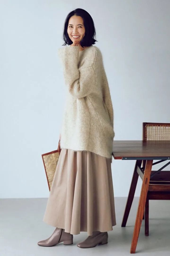 穿裙子靴子过年,过年穿了裙子显瘦