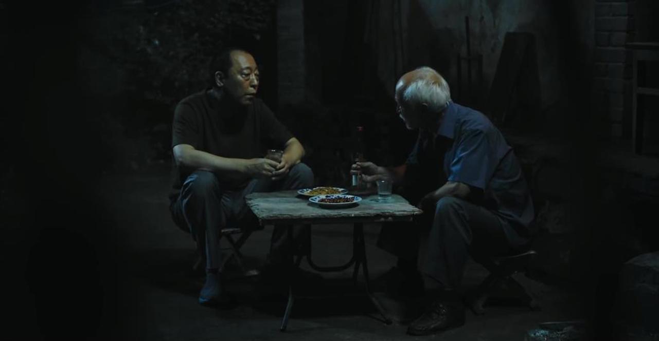 大学生夜闯寡妇村，惨遭迷晕，这国产神剧可真敢拍