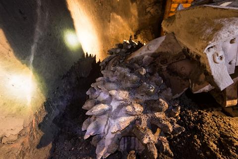 飞越俄罗斯上空,世界目前最大的钻石矿