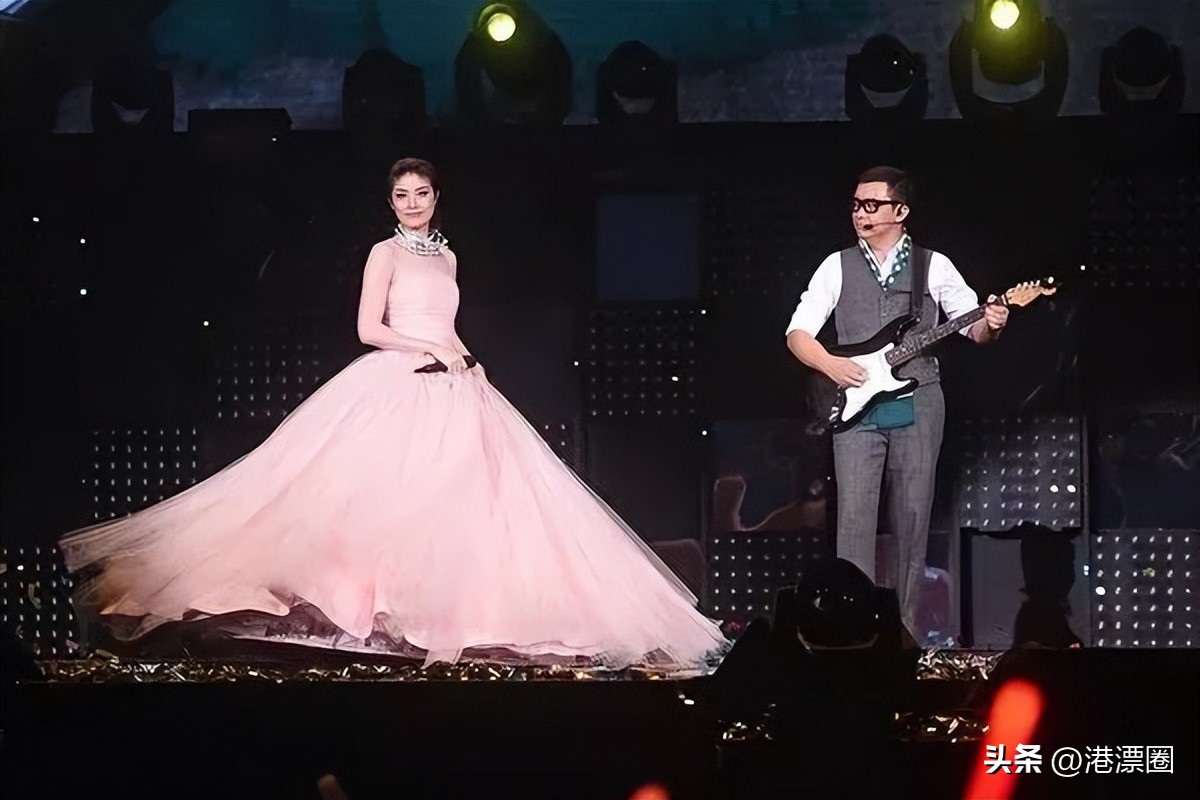 后台太硬，没人敢*规则潜**的女星