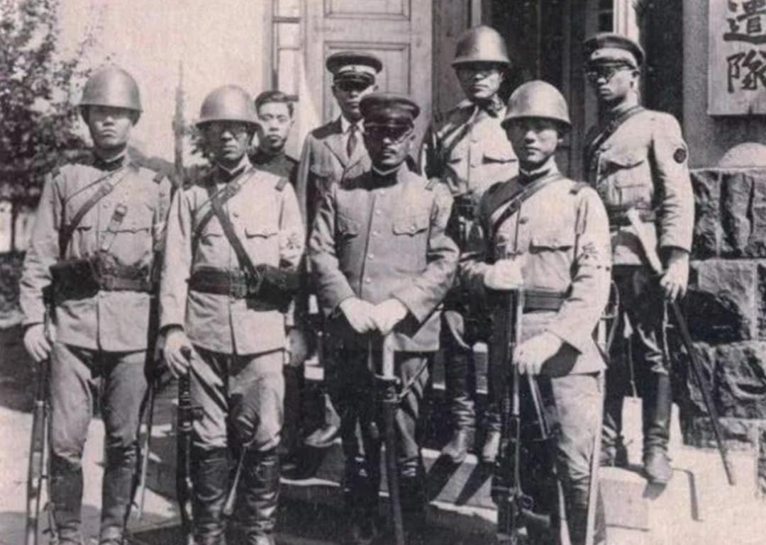 二战奇闻：美国女性脱下*袜丝**，为前线捐献尼龙