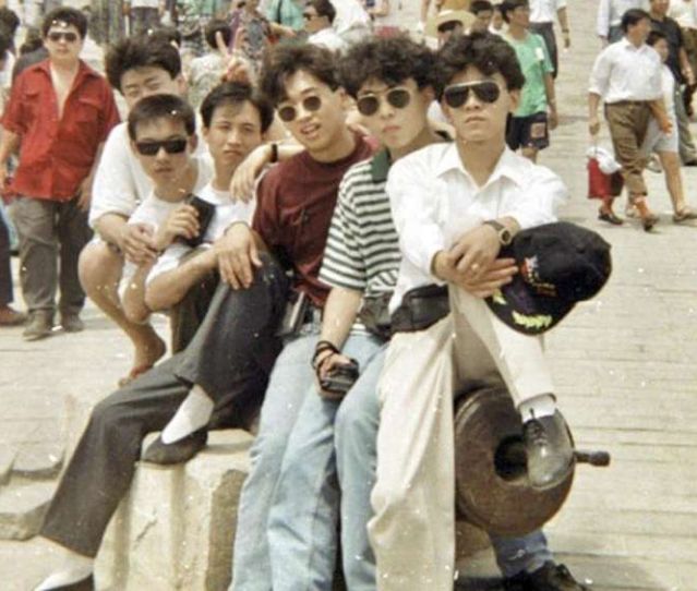 80年代人们戴的蛤蟆镜,最经典的蛤蟆镜