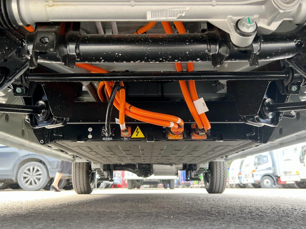 江淮蓝猫m1最高时速,江淮蓝猫m1是微面吗