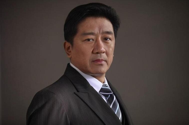 丁勇岱演夫妻,丁勇岱与妻子孩子近照