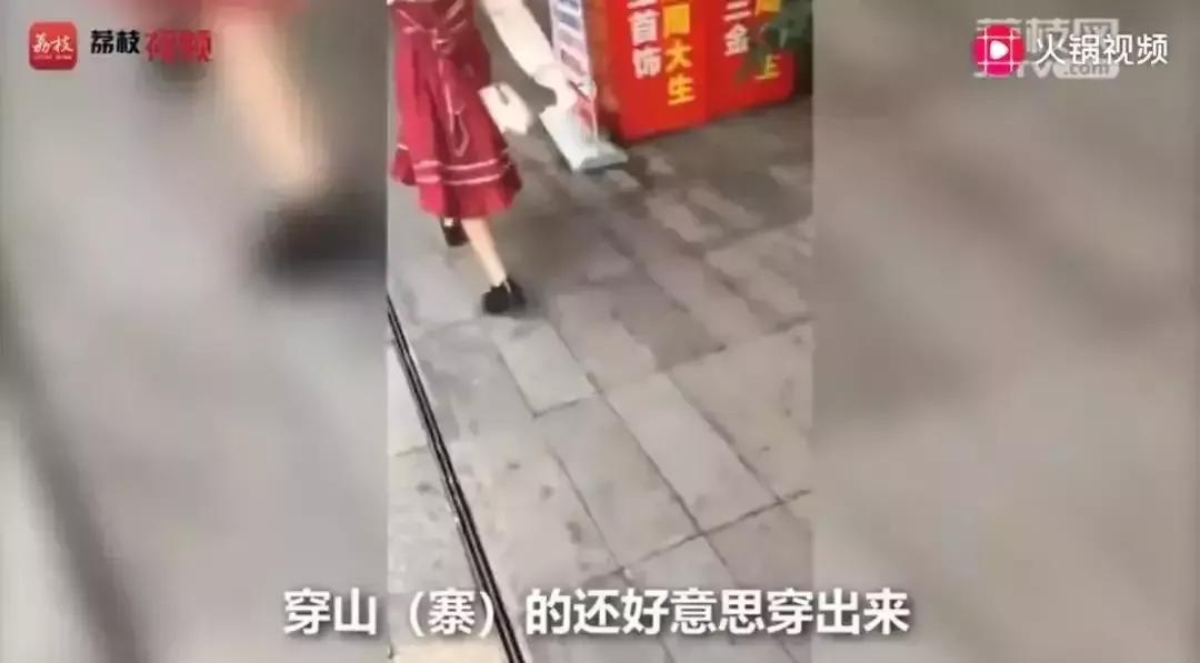 女孩晒新元包包遭嘲讽,女孩晒名牌包