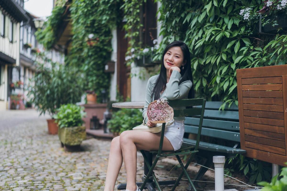 引人共鸣的情感文案扎心语录5句,抖音最火情感文案高情商文案