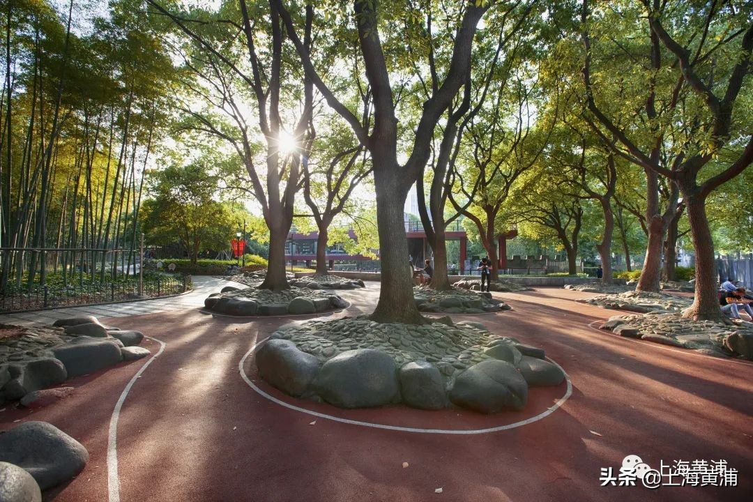 建功新时代奋进新征程活动简报,建功新时代奋进新征程5分钟表演