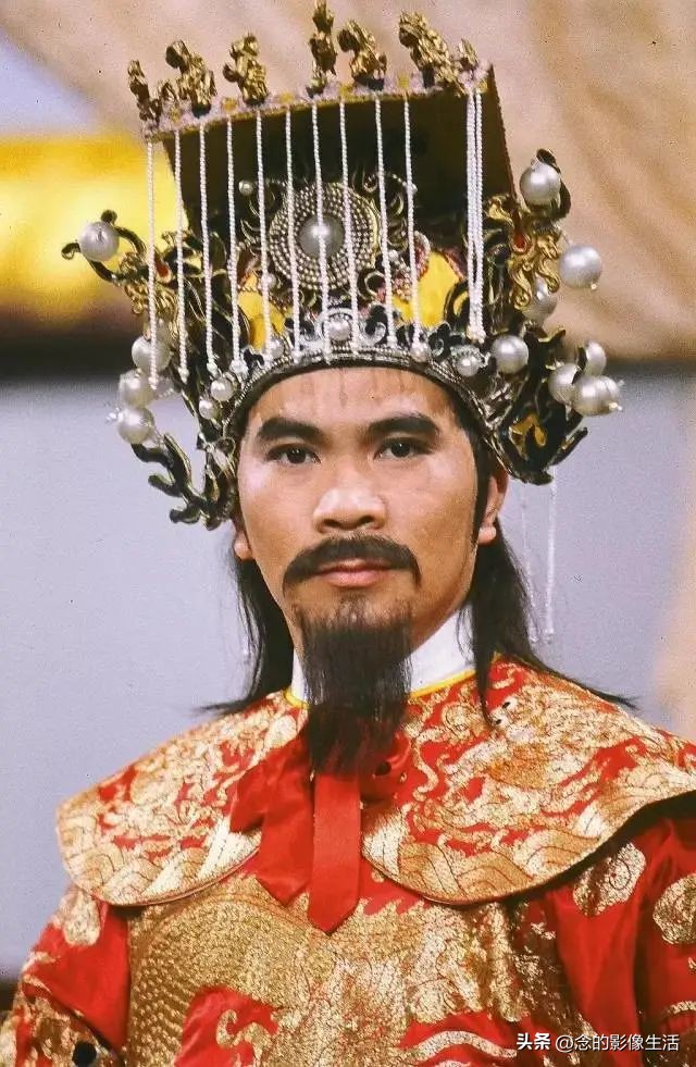 72岁男星将迎娶小36岁女友,72岁男星将娶小36岁女友是真爱吗