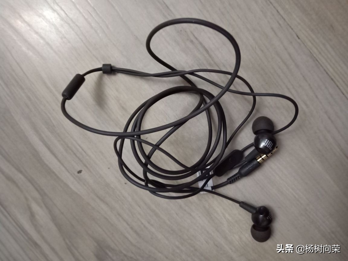 win7耳机插电脑没声音,电脑耳机前面没有声音后面有声音