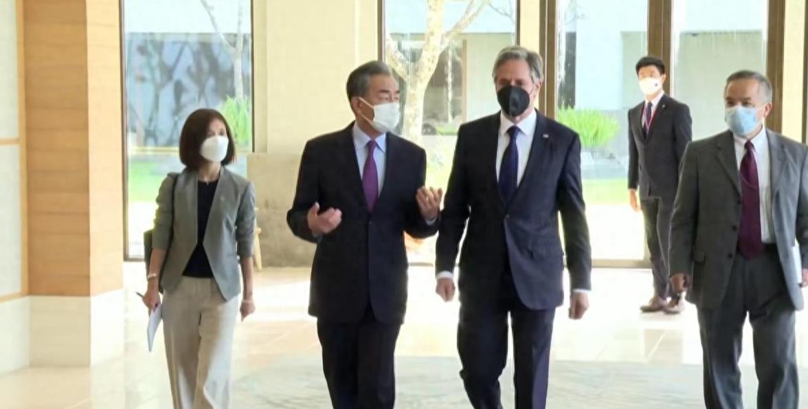 舒默当着王毅外长的面，直言对中国“非常失望”，中方回应很有力