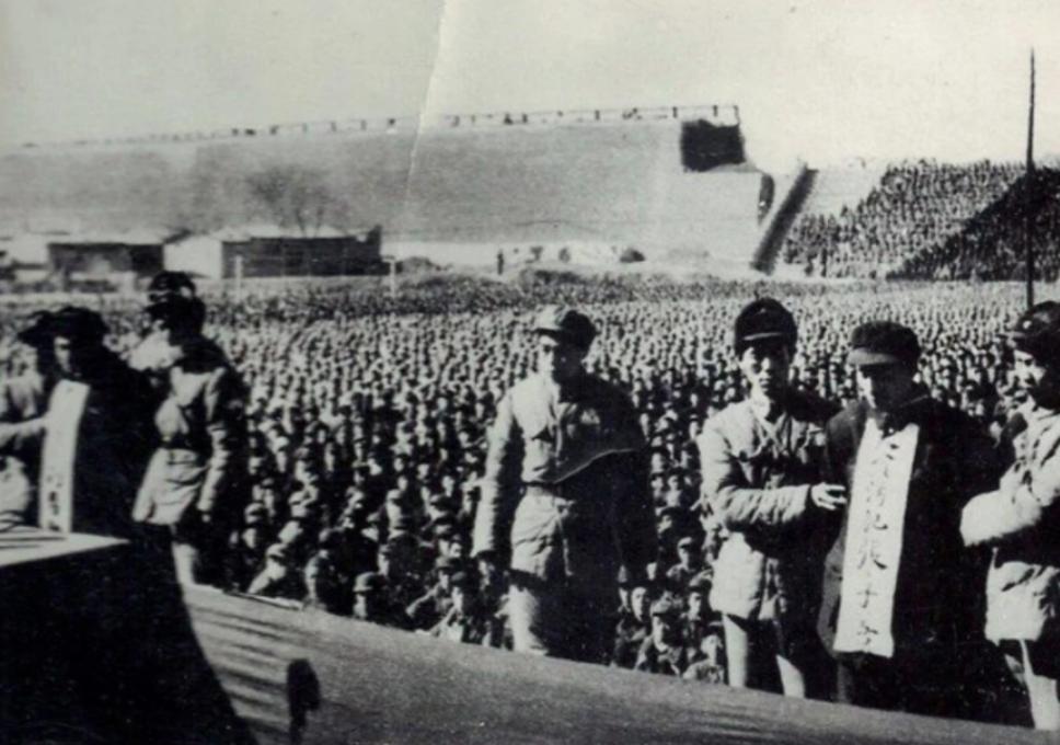 1952年，刘青山贪污上亿被判死刑，13年后，儿子考上清华不敢去