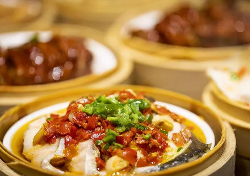 继承岳母上亿遗产法院判决,继承人继承遗产后出国被家人起诉