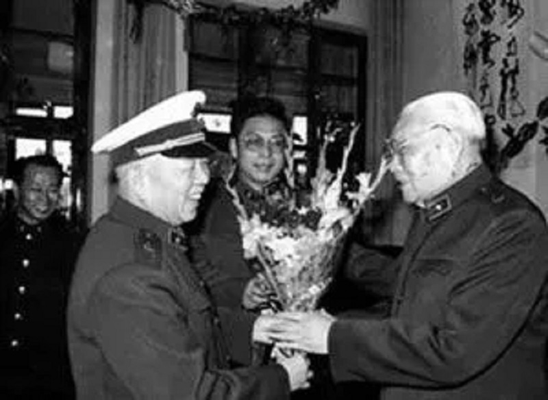 87年肖劲光看电视时大发雷霆，质问*华清刘**：谁说中国不准备建航母