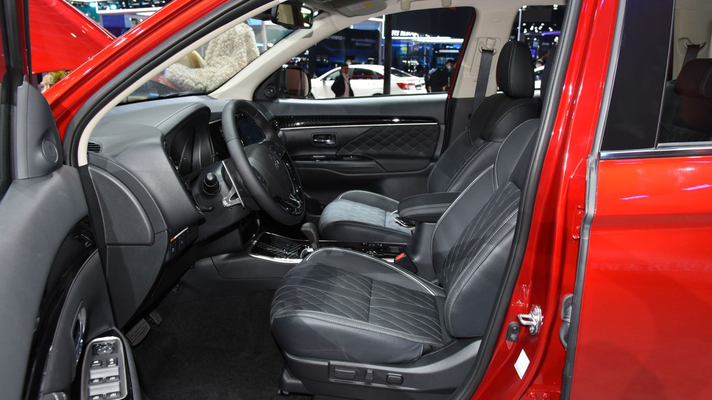 三菱欧蓝德的后排空间,三菱欧蓝德为什么那么便宜